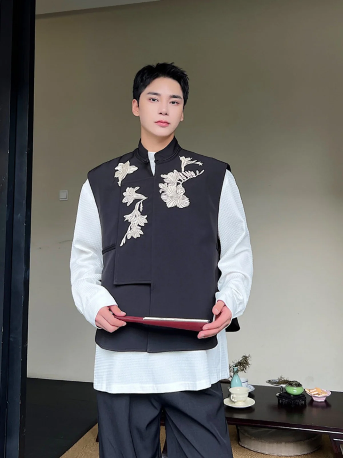 

Autumnal Improved Chinese Sle Button Collar Svel Vest Men Women Retro Embroidery No Button Upper Apparel