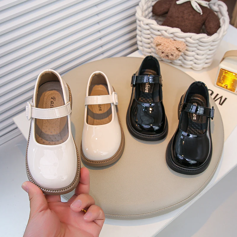

Girls Dress Shoes Spring and Autumn Solid Color Breathable Commuter Children's Shoes Fashion Joker Children Mary Jane Shoes.