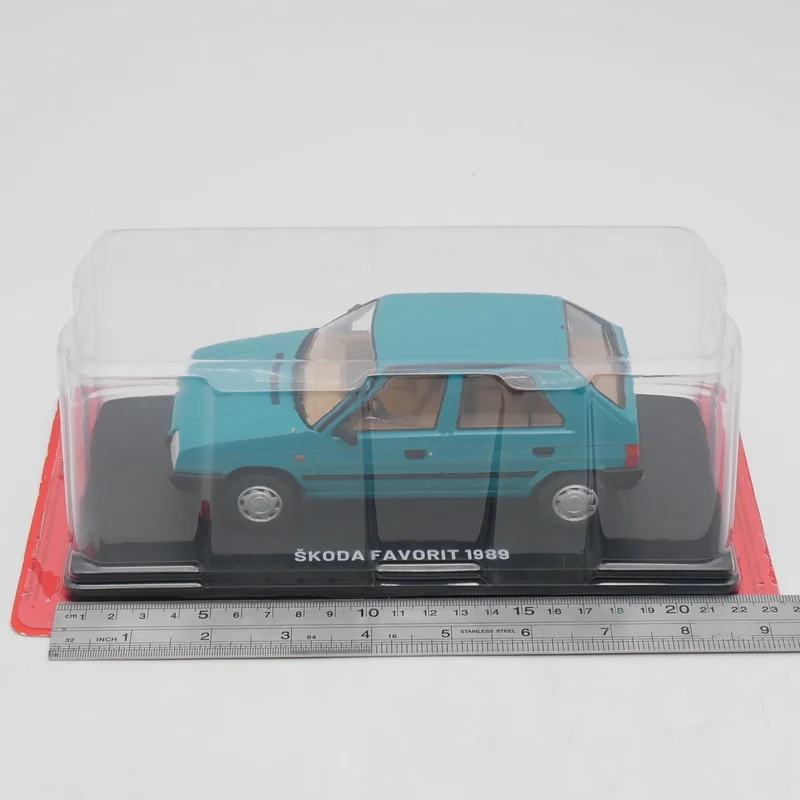 IXO 1:24 SKODA FAVORIT 1989 Diecast Car Model Metal Toy Vehicle