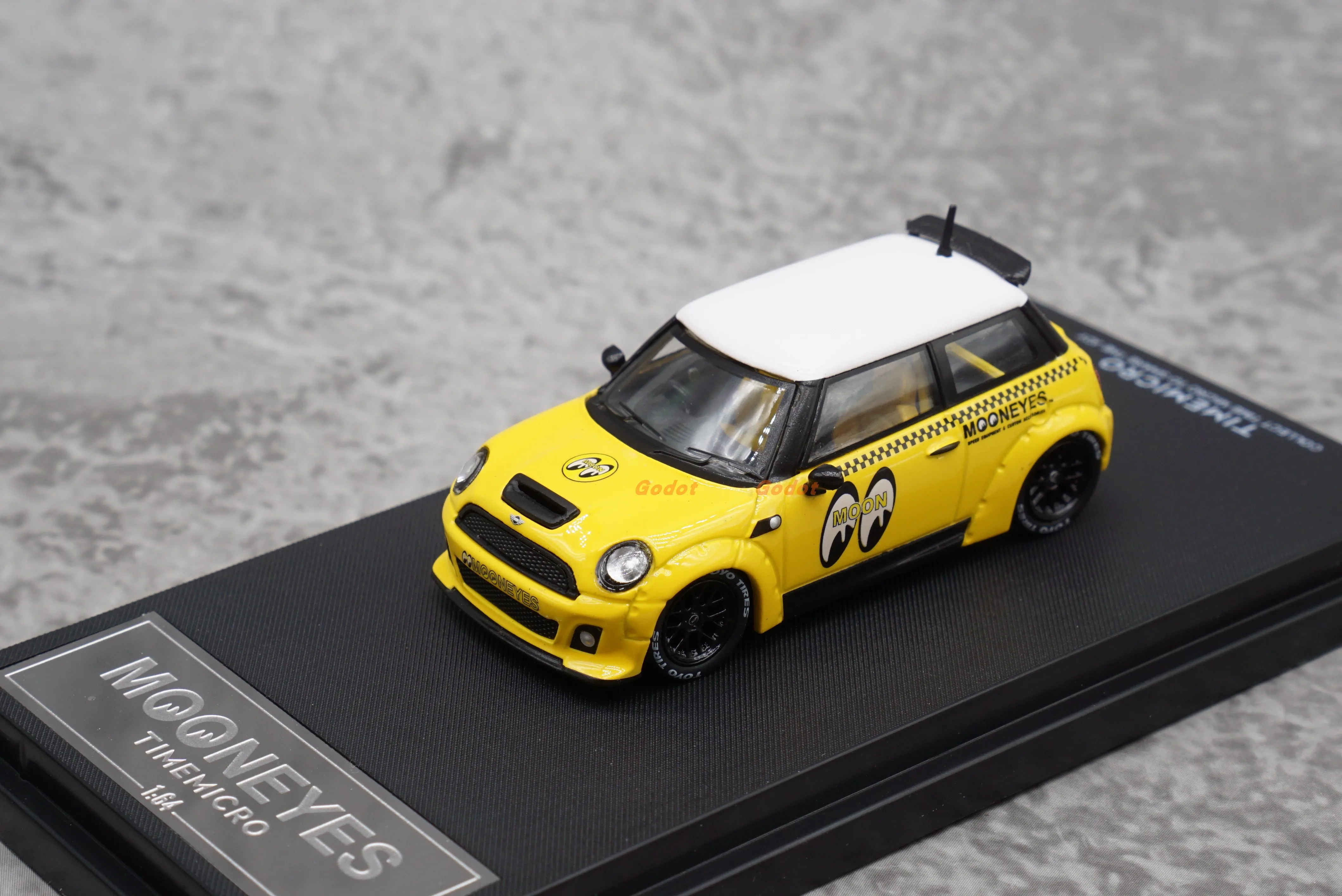 

Игрушечная модель автомобиля tm 1/64 MINI COUPE из сплава