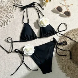 Conjunto de Bikinis triangulares negros con flores en 3D para Mujer, traje de baño Sexy con microtanga, traje de baño con cuello Halter, Bikini para Mujer 2024