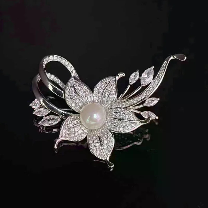 Exquisite Flower Pearl Brooch Fashion Metal Lapel Pins For Women Girls Versatile Shiny Corsage Clothing Accessories Gifts