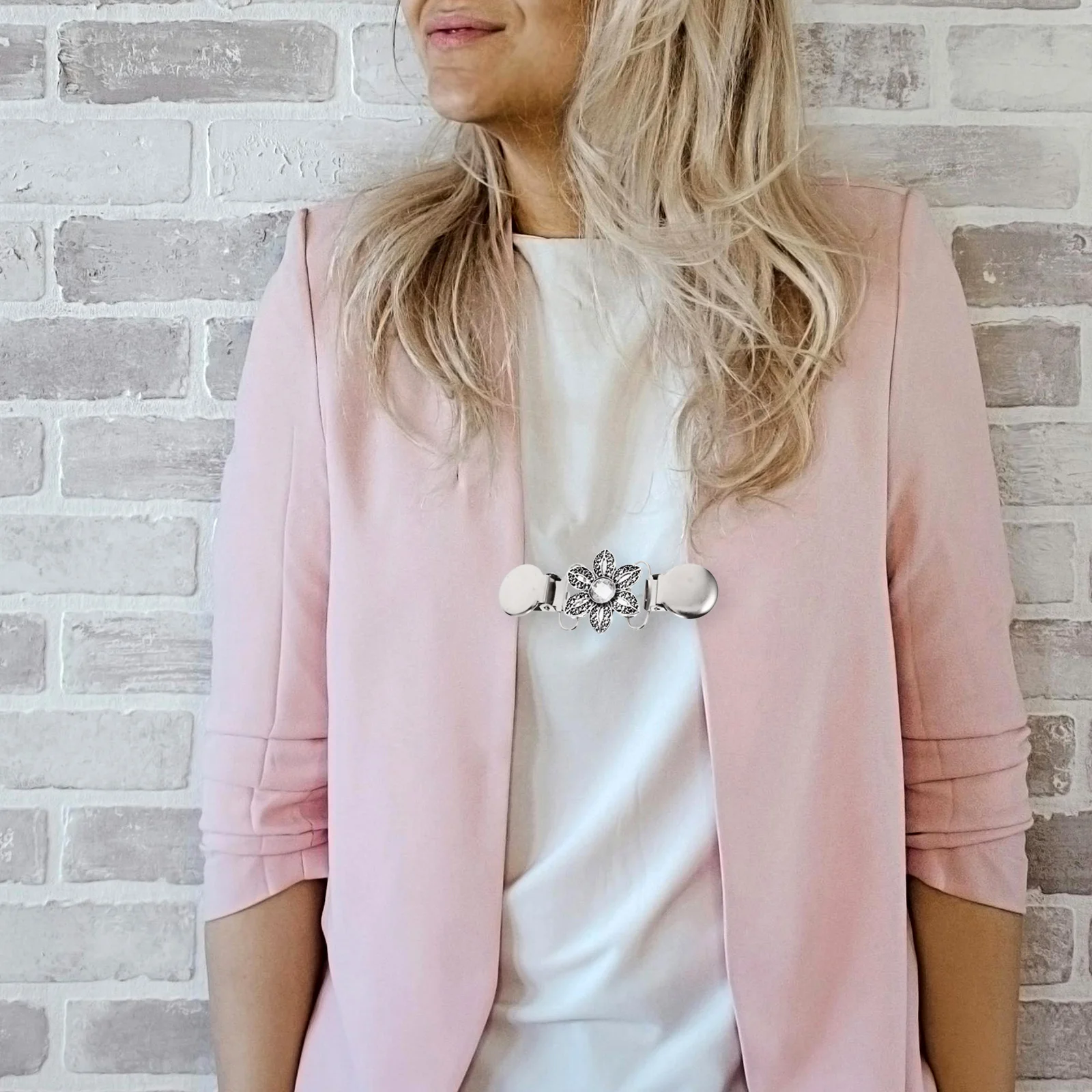 

4Pcs Fashion Shawl Clips Dress Back Cinch Clip Women Cardigan Clasp Sweater Clip for Scarf Blouse Collar Closure Decor