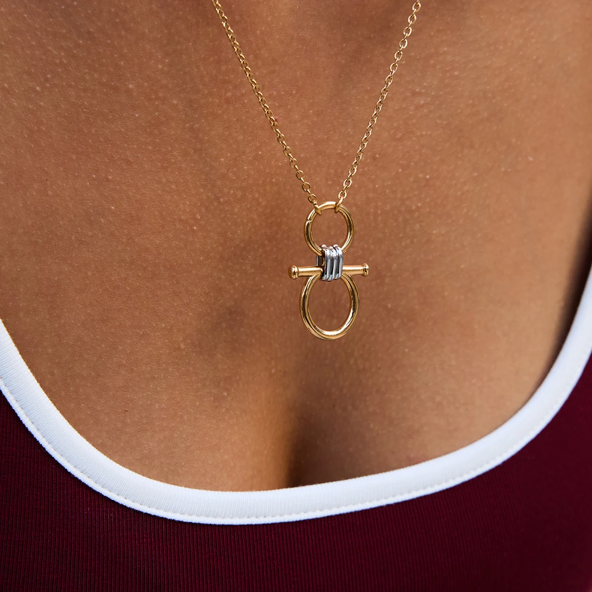 

AIKOER Personality Classic 18K Gold Color Plated Equestrian Design Smooth Hollow Pendant Necklace Stainless Steel Women Jewelry