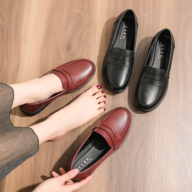 High Quality Spring Autumn Moccasins Genuine Leather Casual Flats Shoes Women Loafers Slip On Breathable Shoes Mother Shoes