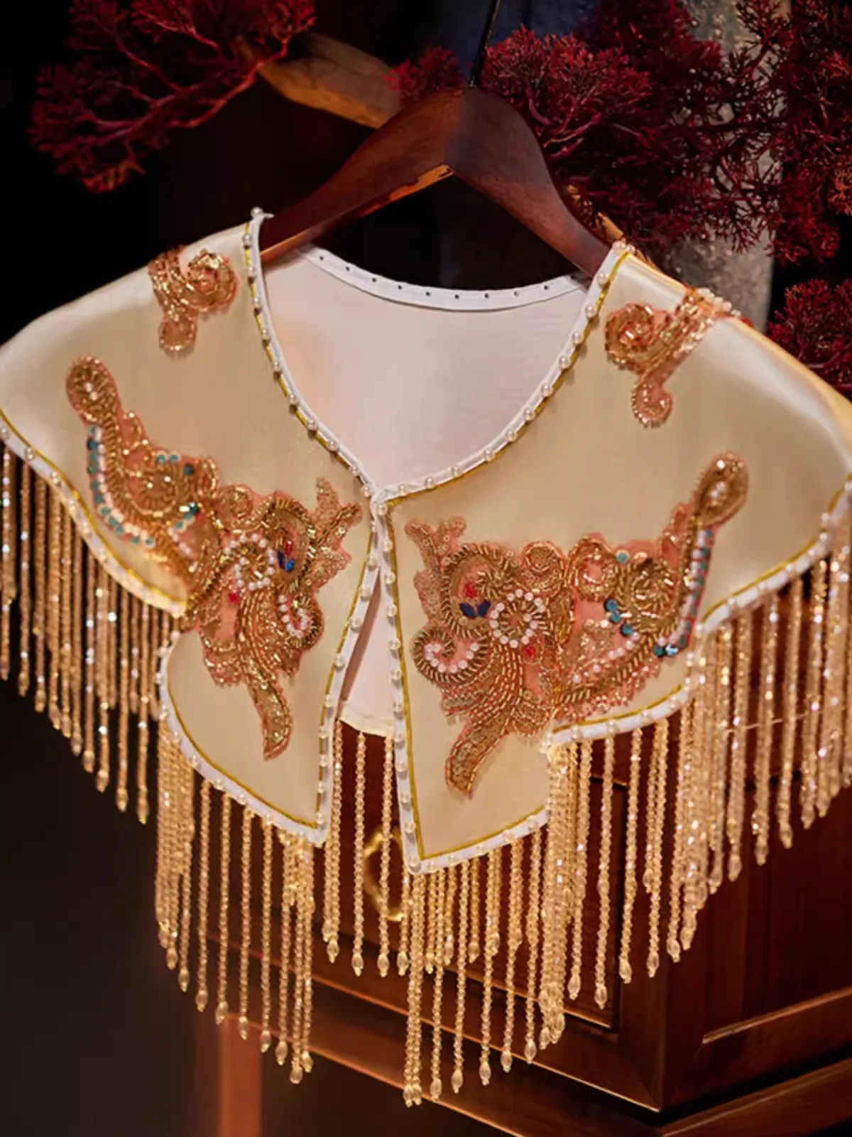 Women's Spring Summer Vintage Embroidery Pearl Gold Tassel Pashmina Female Autumn Winter Chinese Vintage Shawl Cloak Collar R701