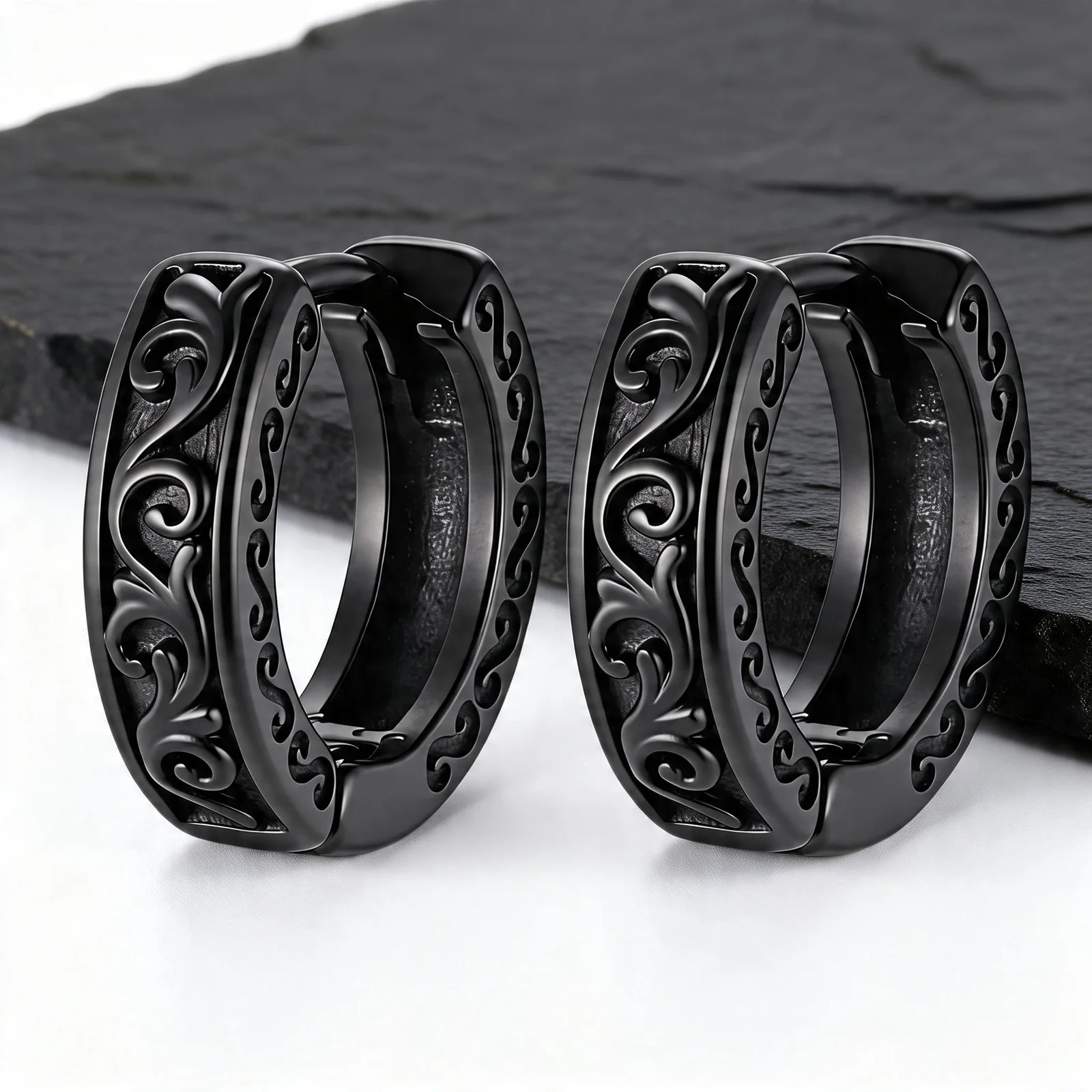 Punk Totem Huggies Creolen für Herren, Edelstahl-Ohrringe mit Tang-Vine-Gras-Muster, antiallergisch, Piercing-Schmuck – Detail 5