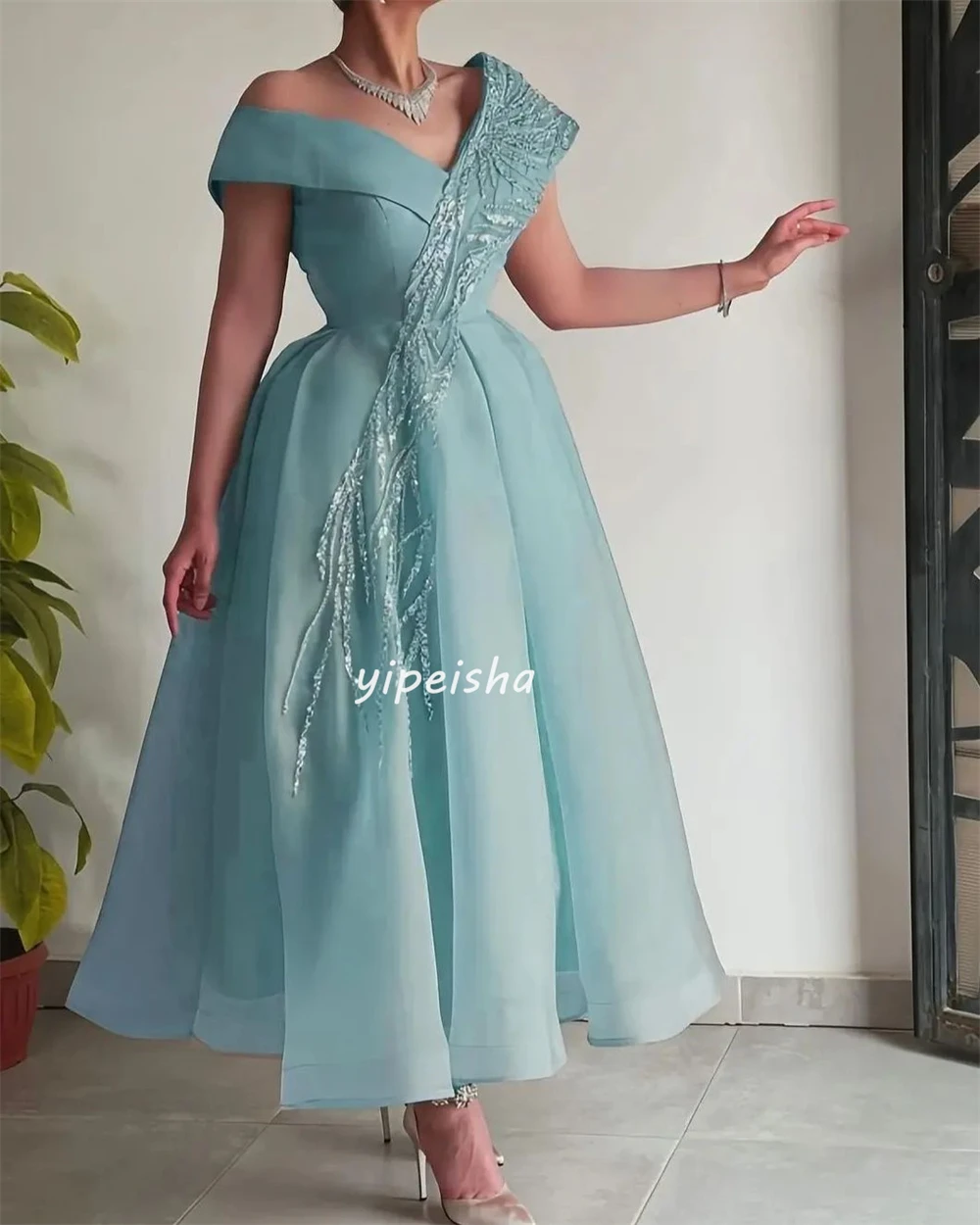 Customized Exquisite Organza Sequined Criss-Cross Ruched A-line Off-the-shoulder Sweetheart Midi Dresses Quinceanera Dresses Cla