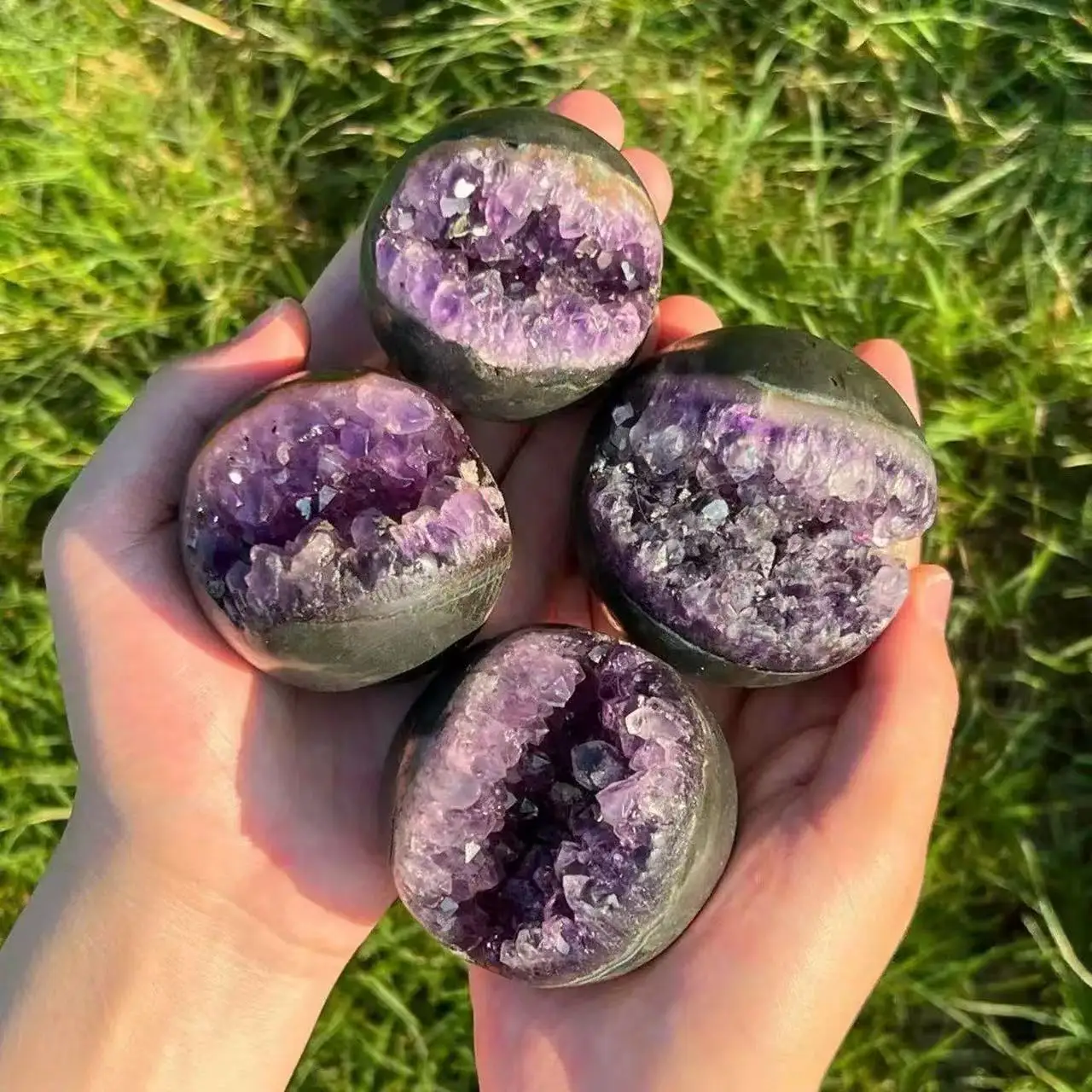 

Natural amethyst smiling crystal quartz sphere, promoting spiritual healing, suitable for home decoration, purifying meditation,