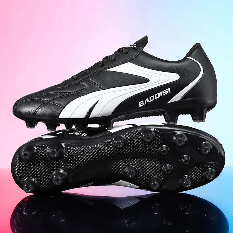A pair of children's four-season leather soccer shoes with long studs, wear-resistant soccer shoes, sizes 31-44，MZ-8508
