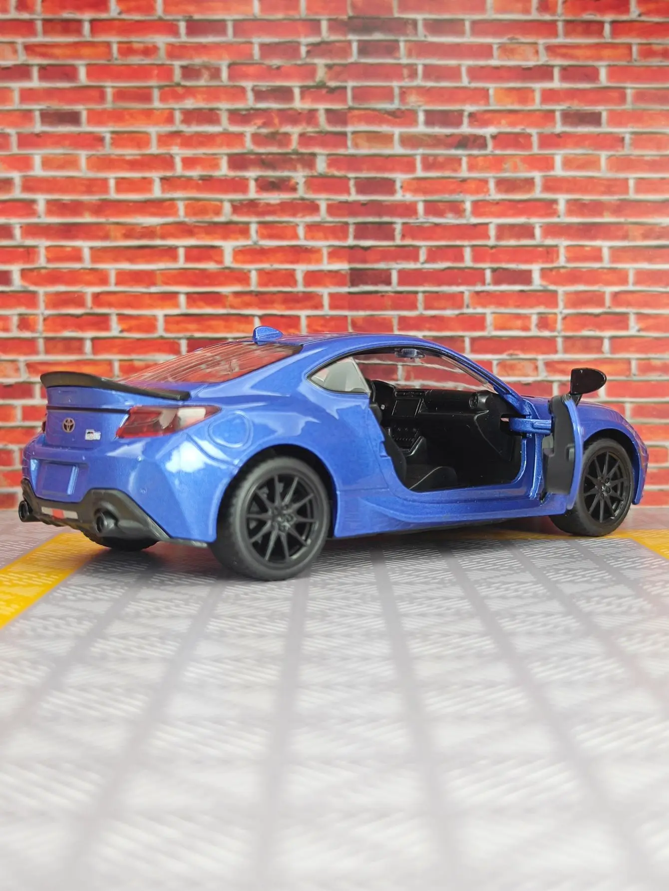 1:28 Toyota GR86 alloy car model doors can be opened has simulated sound and lighting good quality finely crafted view 4