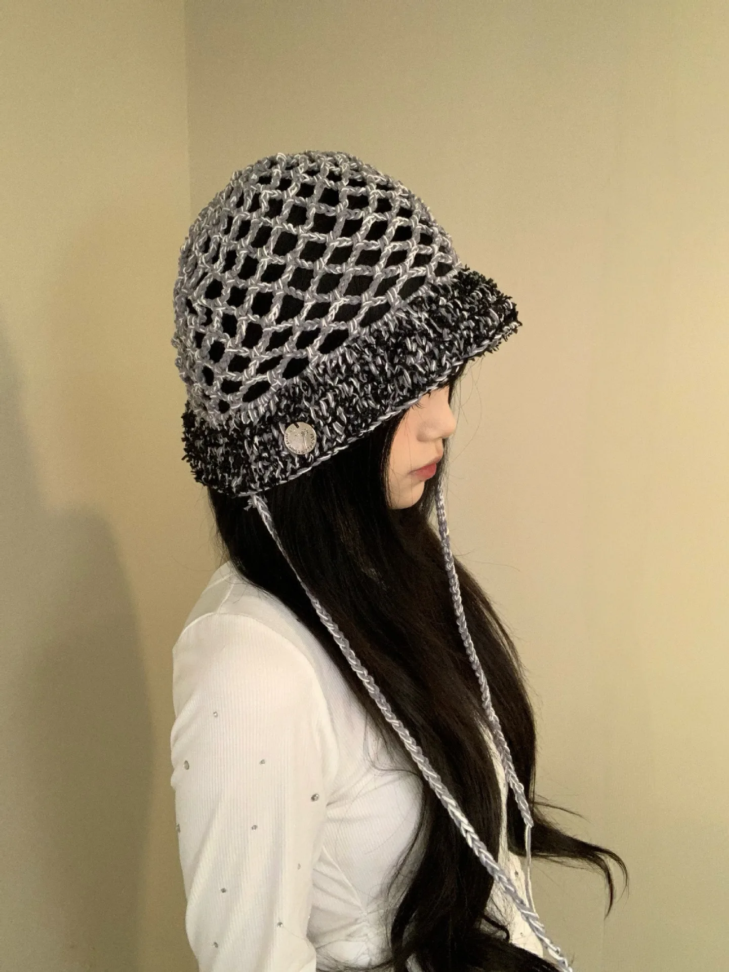 

Минималистичная вязаная шапка с кружевным узором: легкий летний стиль, художественная вязаная шапка в ретро-стиле