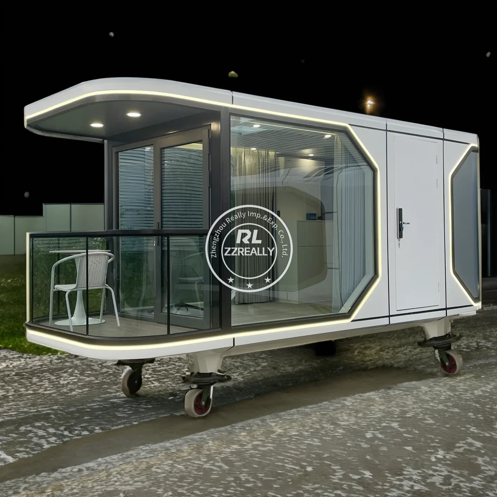 2025 China High Quality Living Mobile Prefabricated Capsule Container Hotel House Prefab House