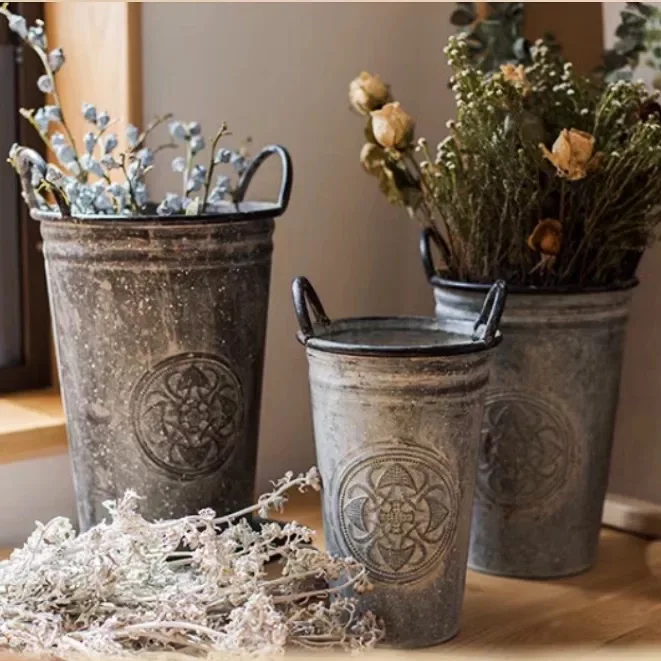 3Pcs Vintage Metal Tall Planter Set, Nesting Rustic Flower Pots with Handles and Drainage Holes, Farmhouse Garden Decor