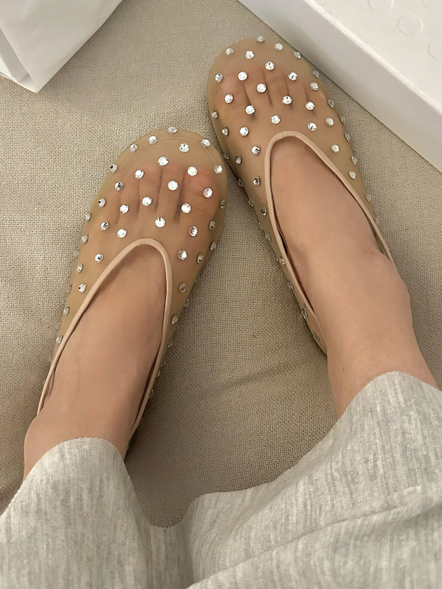 chaussures-plates-de-style-feerique-pour-femme-collection-ete-2026-a-bout-rond-semelle-plate-a-enfiler-en-maille-respirante-tendance-basses