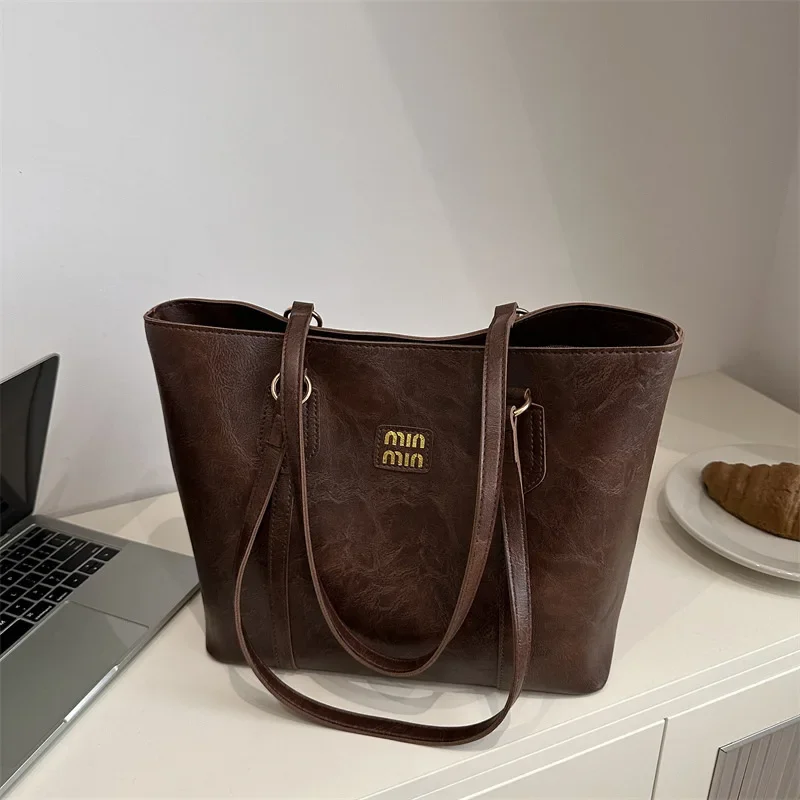 Premium sense women's large capacity leisure commuter shoulder tote bag