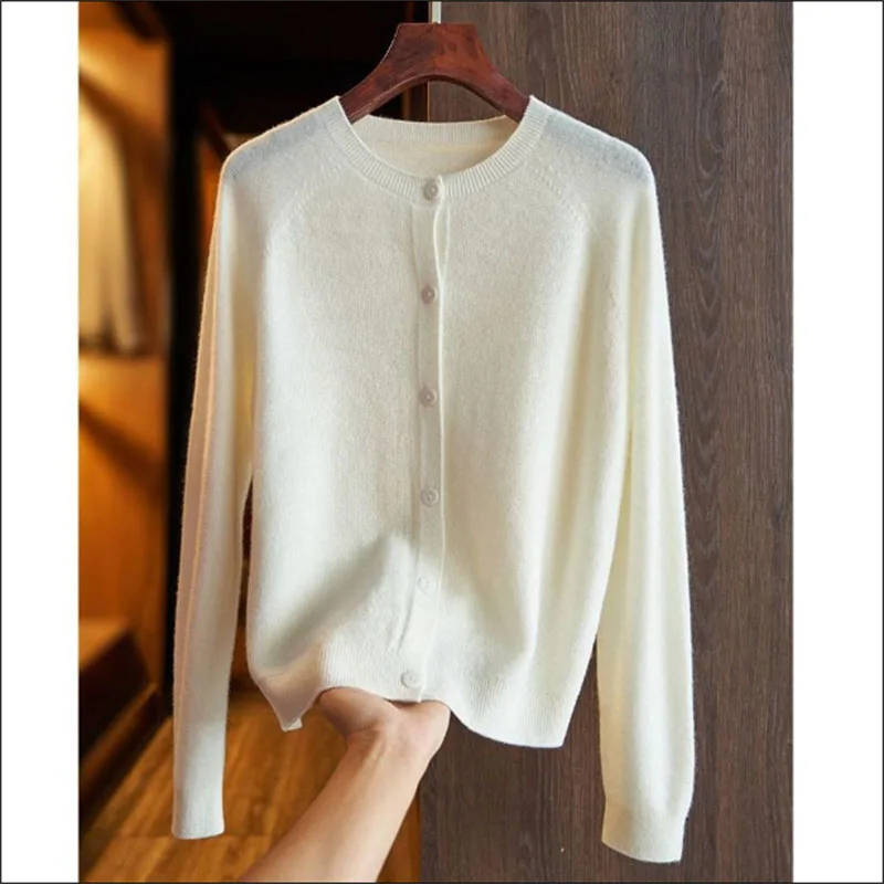 

2024 Ladies Solid color Knitting Outwear Women Lazy Wind Long Sleeved Knitwear Autumn Winter Female Round Neck Cardigan Sweater