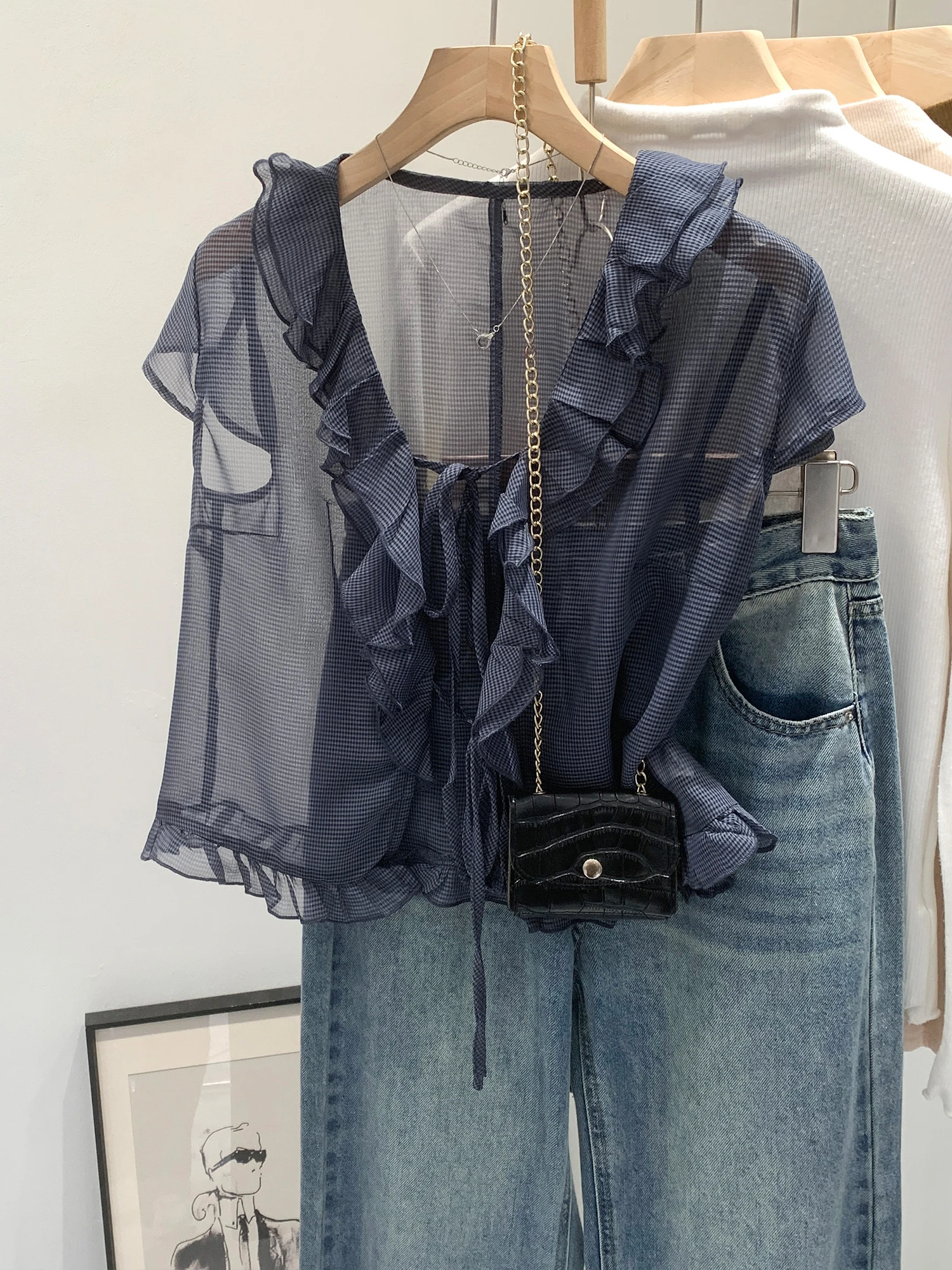 

Korean Style V-Neck Short Sleeve T-Shirt Women's Summer Thin Design Pure Desire Wood Ear Lace-Up Top Breathable Cover up