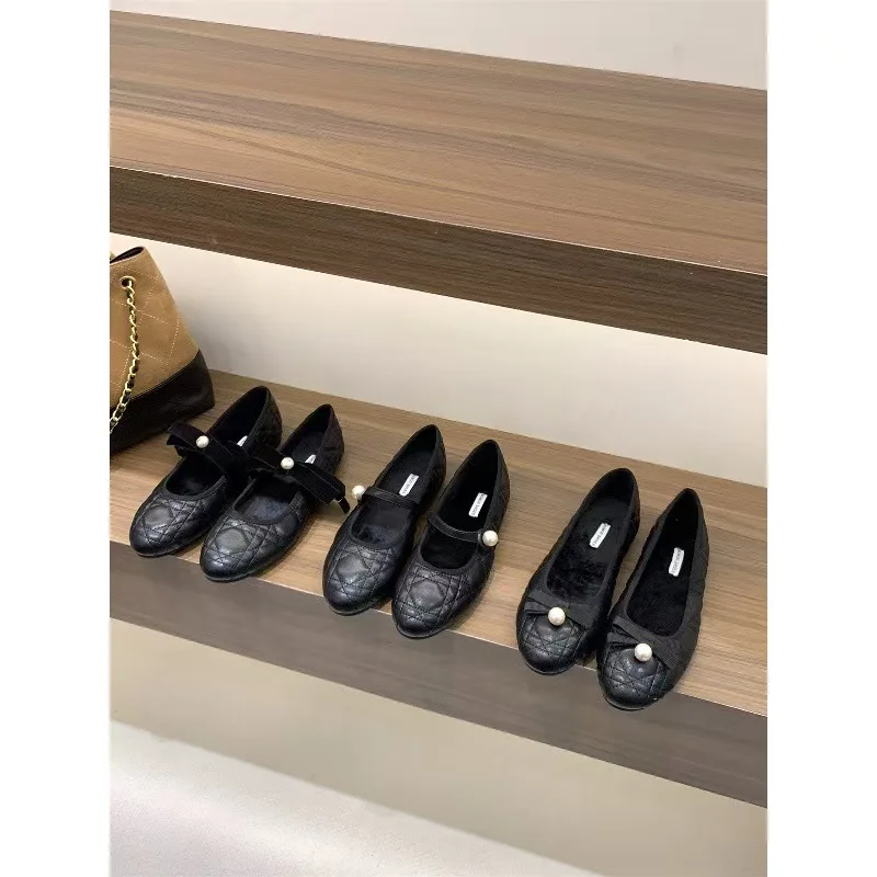 

Fashion Women's Shoes Winter Butterfly Knot Pearl Loafers Concise Slip on Flat Shoes Non Slip Soft Soled Casual Shoes