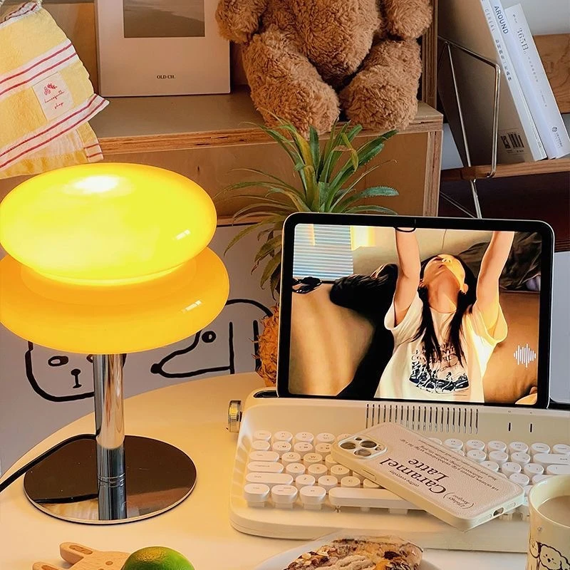 

Double Layered Egg Tart Ins Desk Lamp, Living Room Bedroom Lamp, Minimalist Atmosphere, Vintage Milk Oil Lamp