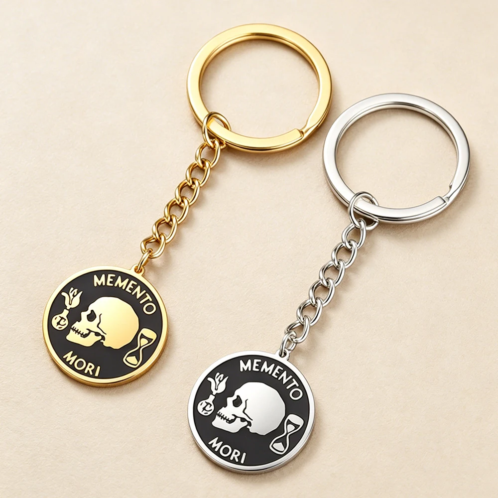 Stoische Memento Mori Schlüsselanhänger Beidseitig Gravierte Totenkopf-Münze Schlüsselring für Frauen Männer Motivierender Stoizismus Edelstahl-Schmuck