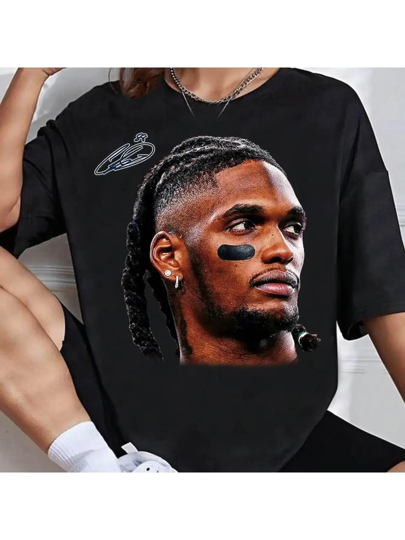 E.Dee Lamb Football T-Shirt for - Vintage Bootleg Style with Name & Signature, Retro American Football Jersey Gift Suitable for Games & Casual Wear