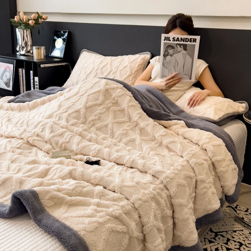 Taffeta Warm Winter Blanket Weighted Throw Blanket Thick Fluffy Fleece Bedspread on the Bed For Single Double Bedding