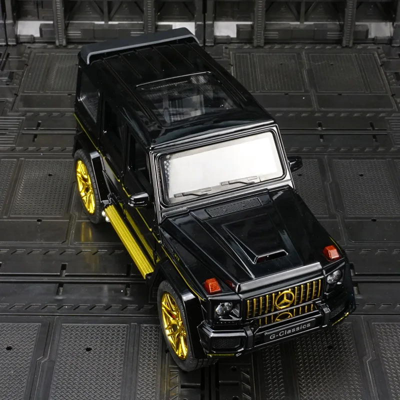 Modelo de vehículo todoterreno de aleación Mercedes G63 1:24 con sonido y luz, juguetes de metal, puertas y capó del motor, el maletero se puede abrir