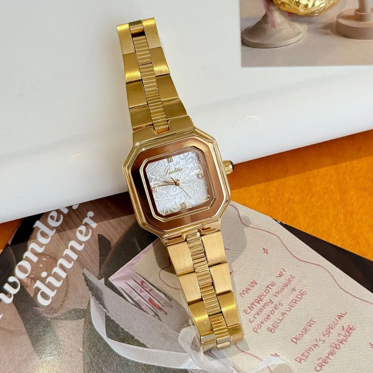 

Women'S Watch With Steel Band, Mini Square Embossed Dial, High-Quality Women'S Wristwatch, Creative Gift For Women.