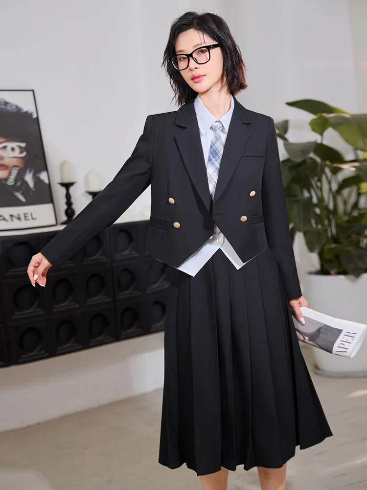Black short blazer for petite women, professional formal attire with a high-end feel, suitable for interviews