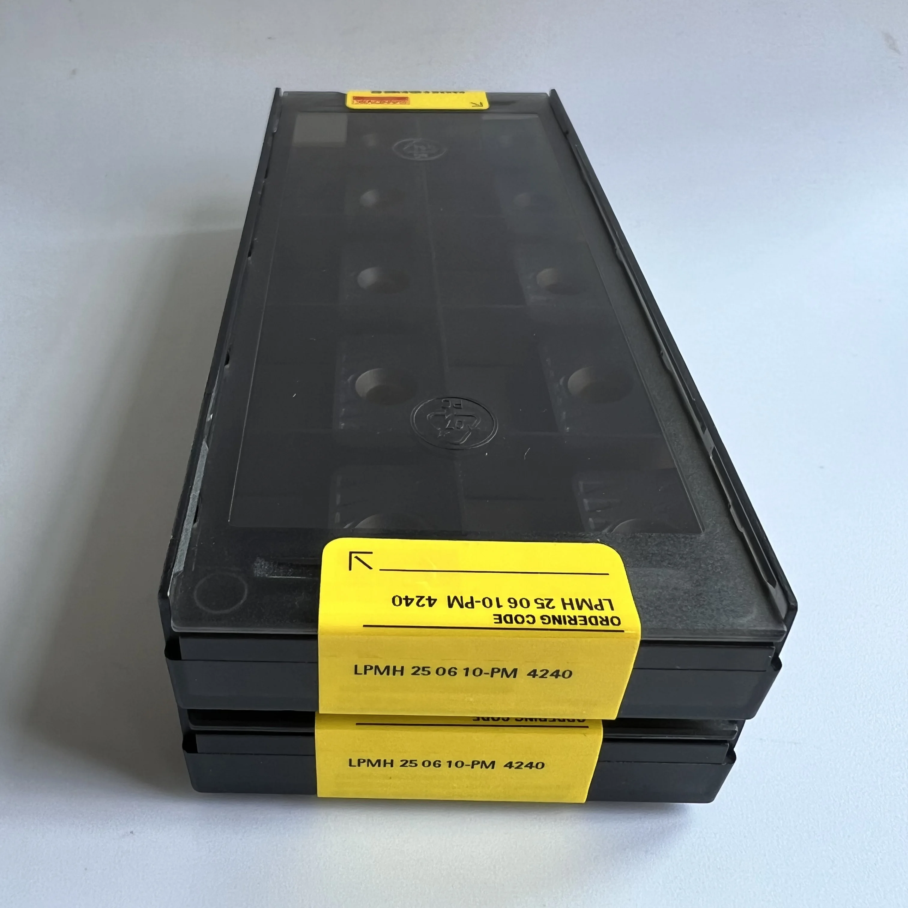 Was ist ein Fausthammer und wie wird er in der modernen Industrie eingesetzt?