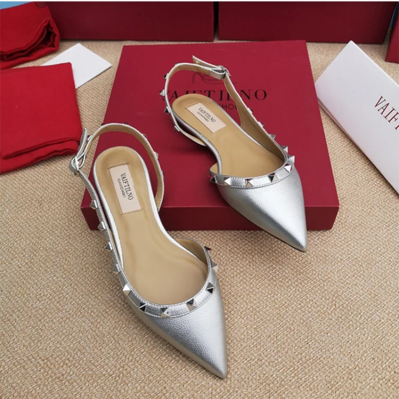 

Women's 2024 Trend Luxury Leather Flat Shoes Summer Women's High-Quality Sandals Pointed Rivets High Heels Casual Women's Shoes