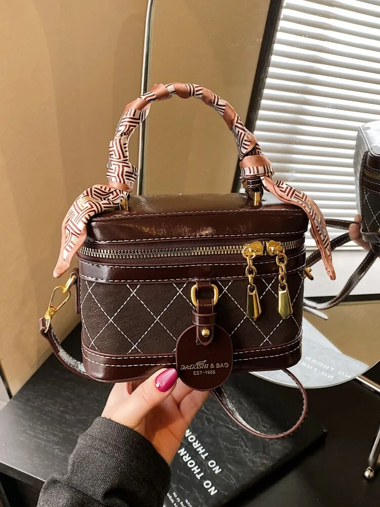 

High end box small square bag for women 2026 new niche handbag crossbody bag retro style light luxury western-style shoulder bag
