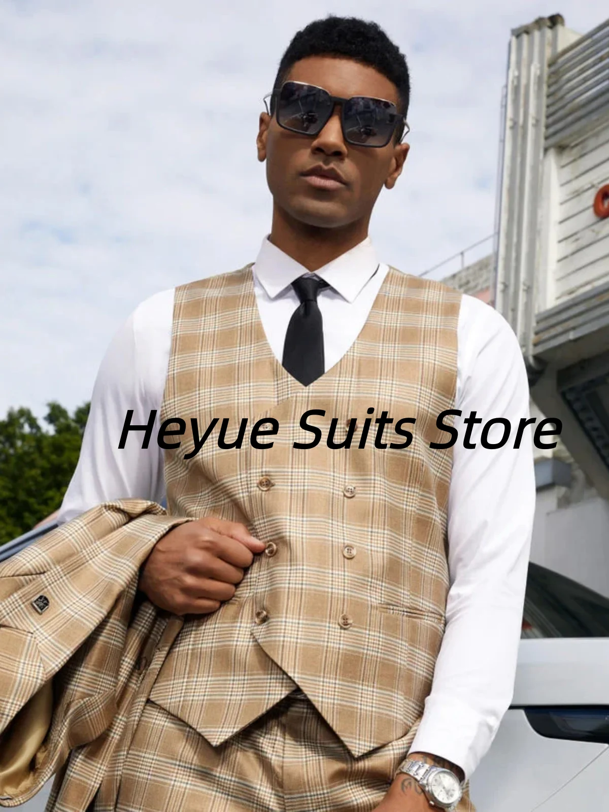 

Элегантные мужские костюмы в клетку на заказ, приталенные, с острыми лацканами, для жениха, свадебные смокинги, комплекты из 3 предметов, для деловых встреч и банкетов, мужской наряд