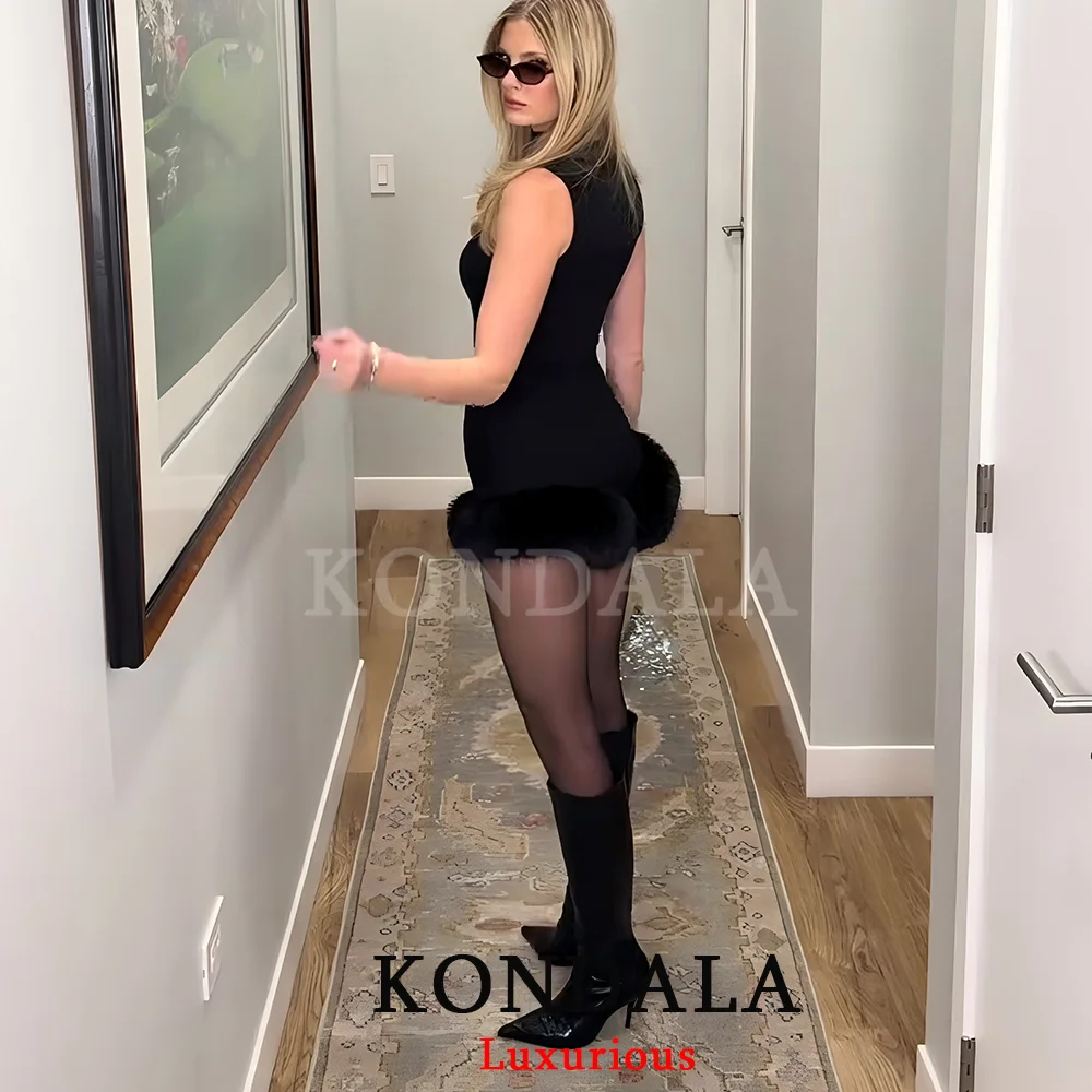 KONDALA شورت مثير أنيق من الفرو الأسود مُزين بقطع القماش للنساء موضة 2026 شورت للحفلات المسائية والنوادي بأرجل واسعة أنيق Y2K فتاة السنة الجديدة
