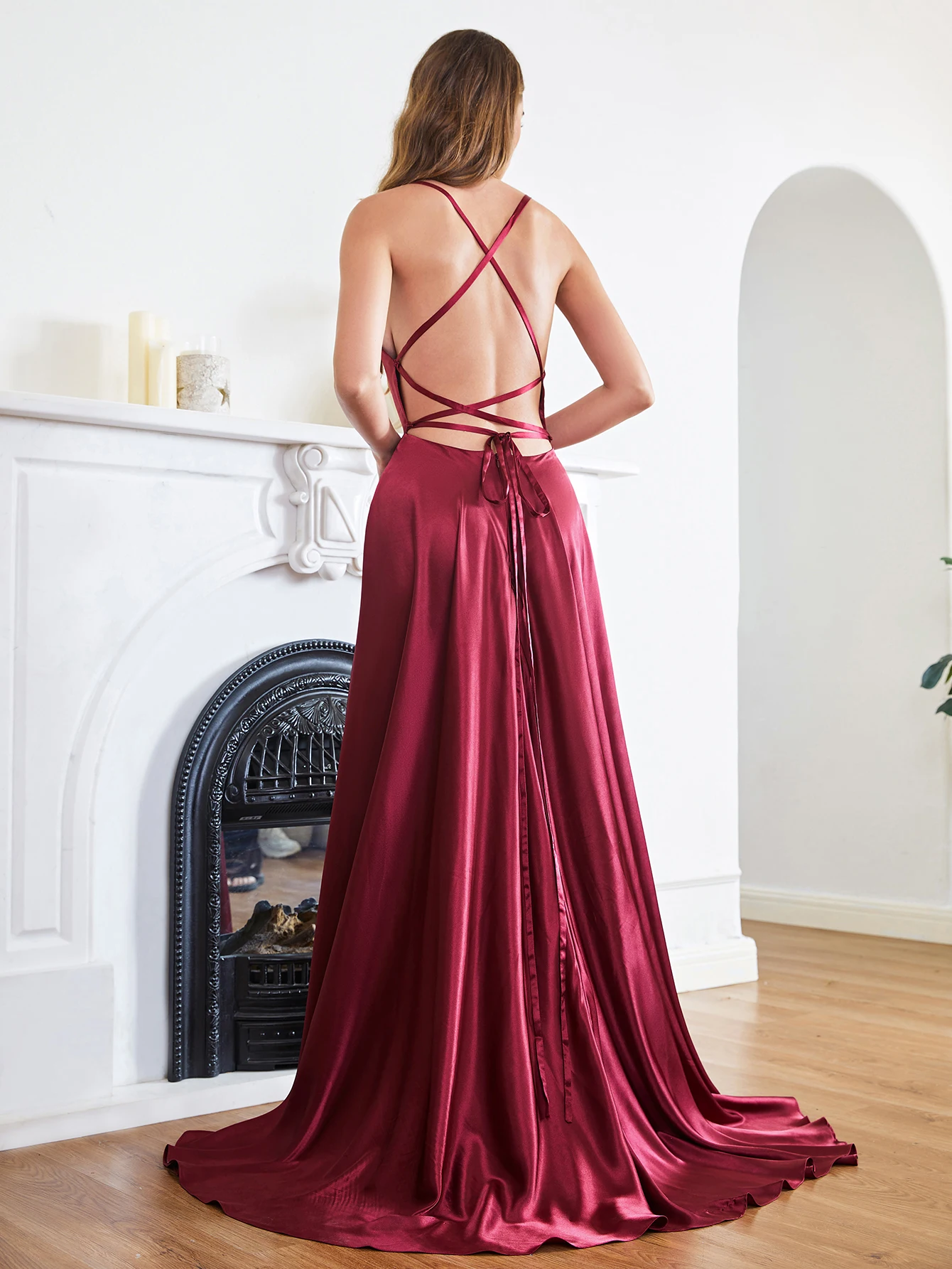 2024 Burgundy Spaghetti Straps Satin Prom Dresses With Slit Women Sexy Backless Halter Neck A Line Evening Party Gowns Vestidos