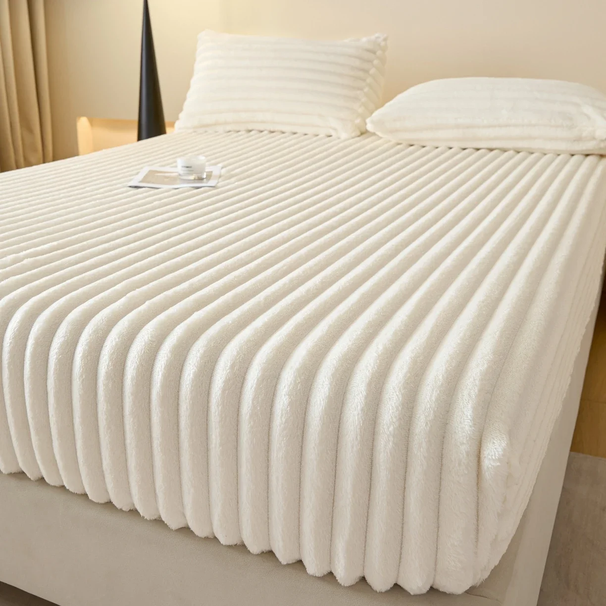 

A Pure White Single Bed Hat with A Large Drawstring in 2025 Autumn and Winter Thickened Warm Mattress Cover with Rabbit Plush