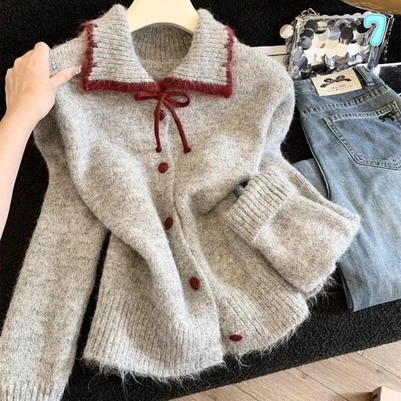 

Новый женский свитер в корейском стиле с отложным воротником, на одной пуговице, с длинным рукавом, с бантом, универсальный, осенне-зимний, вязаный