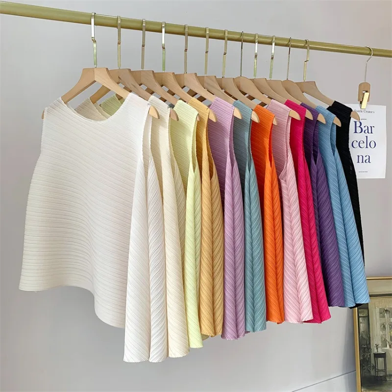 

Miyake Pleated Tops Women's T-Shirt Round Neck Sleeveless Casual Versatile Tank Top Large Size Stretch Lightweight Clothing 2026