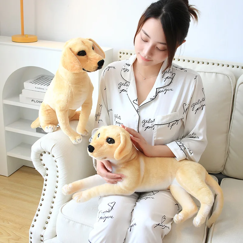 Simulation de chien labrador en peluche pour enfants, beurre en peluche, décor de chambre à coucher, animal de compagnie Retriever, comme un vrai cadeau de Noël