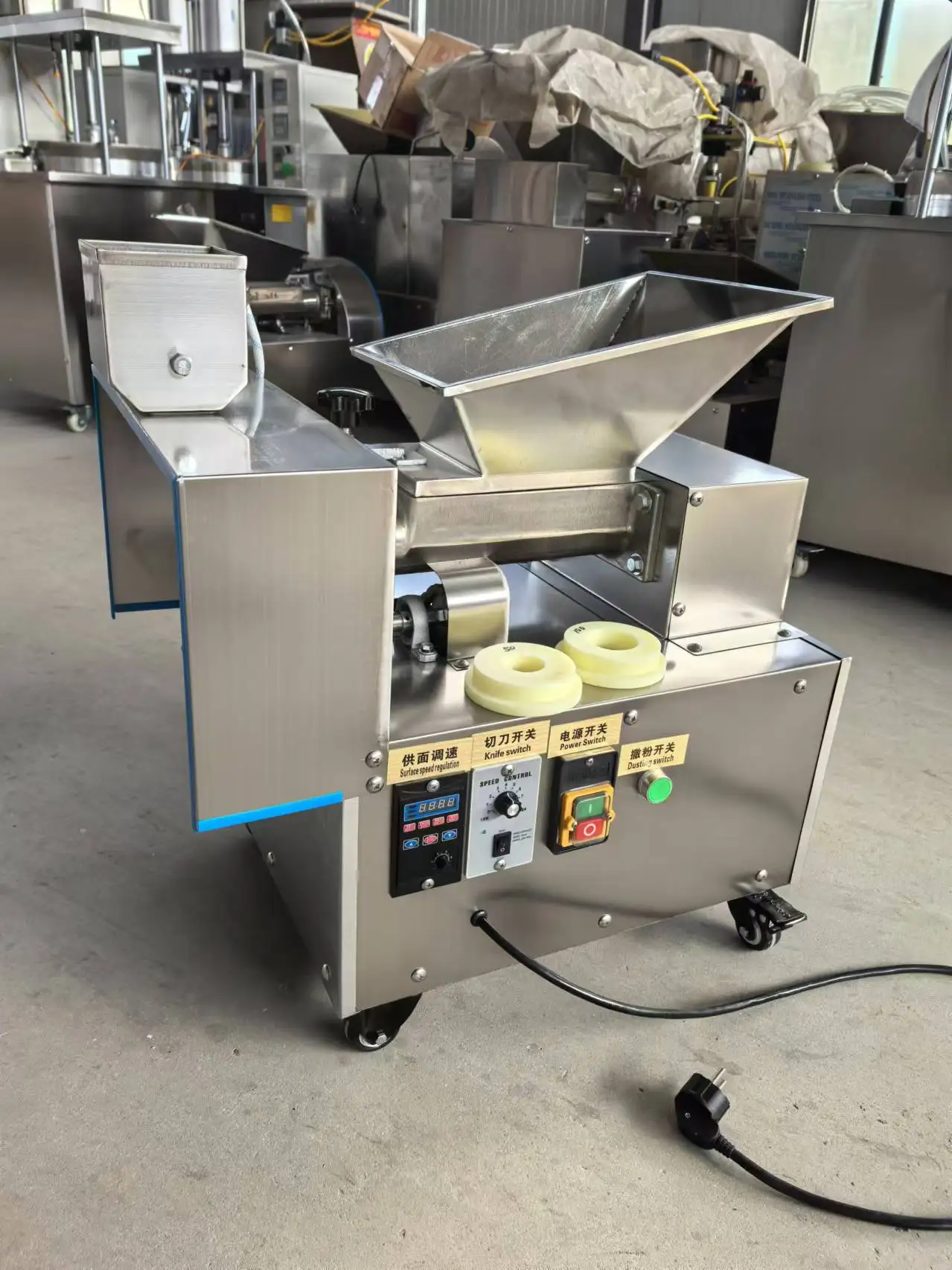 

Автоматический регулируемый тестоделитель 2-500 г для резки hine