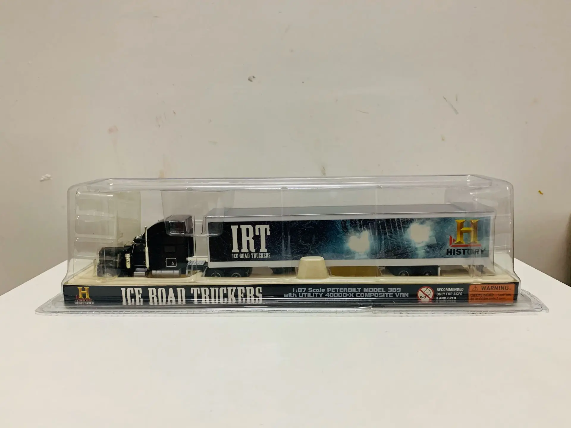 Norscot Peterbilt 389 With Utility 40000-X Composite Van Ice Road Truckers 1/87 Scale Die-Cast Model New in Box