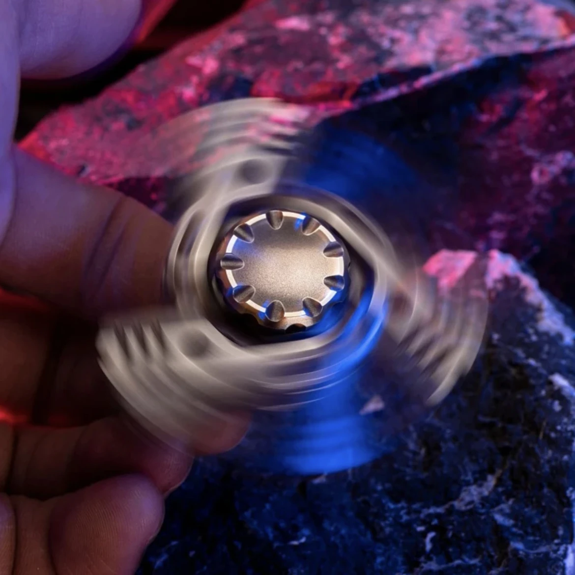 Retro Mecha Sensory Toys Edelstahl Fidget Spinner Slider EDC Metall Anti Stress ADHS Fidgeting Toys mit Keramiklager