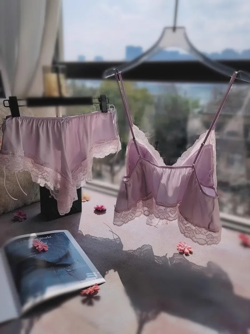 French Pajamas for Women Sleepwear Suspender Sleep Tops with Shorts Pajama Set 2025 New Sexy Lace Loungewear with Chest Pad