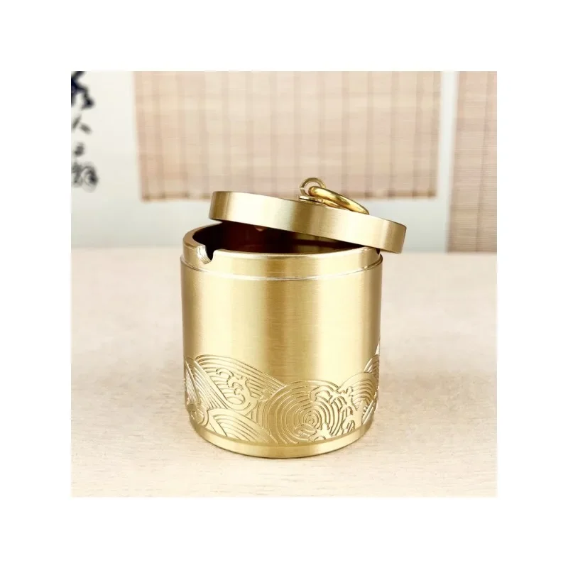 

Brass Ashtray with Lid Decor, Retro Style Windproof Creative Ornaments for Desktop, Hotel, Office, Home Living Room