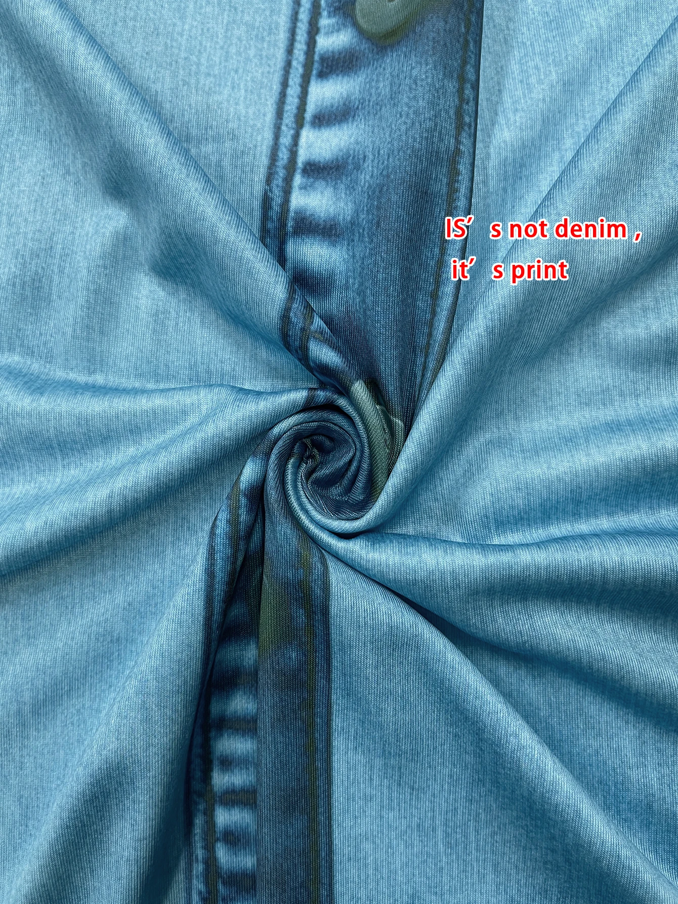 Plus Size Midikleid mit Faux-Denim-Print und halben Ärmeln, lässiges Sommerkleid mit Rundhalsausschnitt und Seitentaschen, Sommerkleid für den Alltag und den Urlaub – Detail 4
