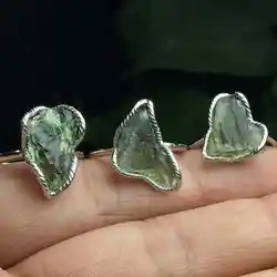 Unit One Piece 925 Silver With Natural Green Moldavite Crystal Healing Rough Gemstone Finger Jewerlry Rings