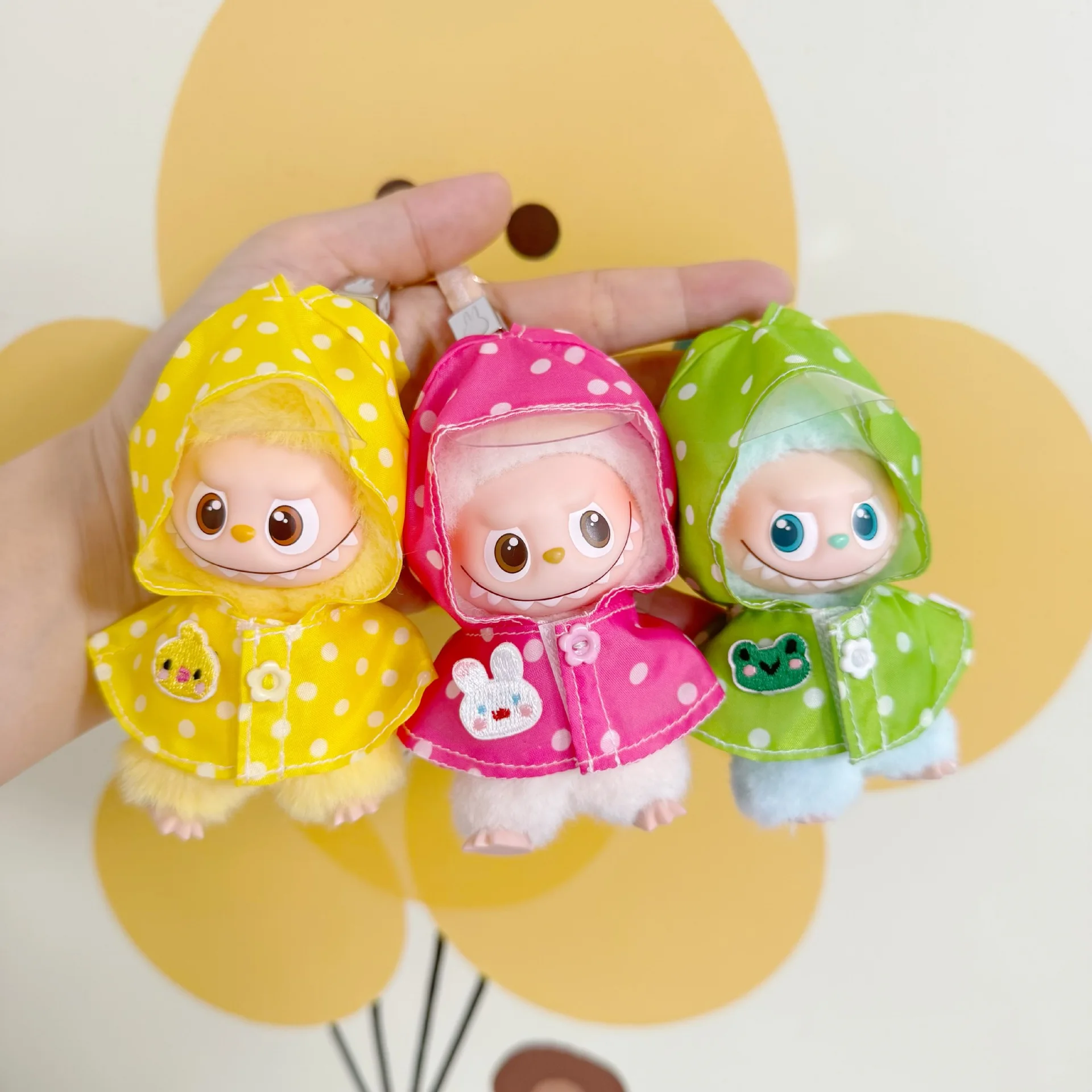 Кукольная-одежда-10-см-для-40-mini-labubu-4-го-поколения-изысканный-маленький-подарок-креативный-водонепроницаемый-плащ-красочные-дождевые-сапоги-комплект