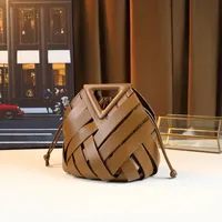 New Women's Basket Handbag Triangular Magnetic Buckle Woven Hollow out Shoulder Crossbody Mother Daughter Bucket Bag