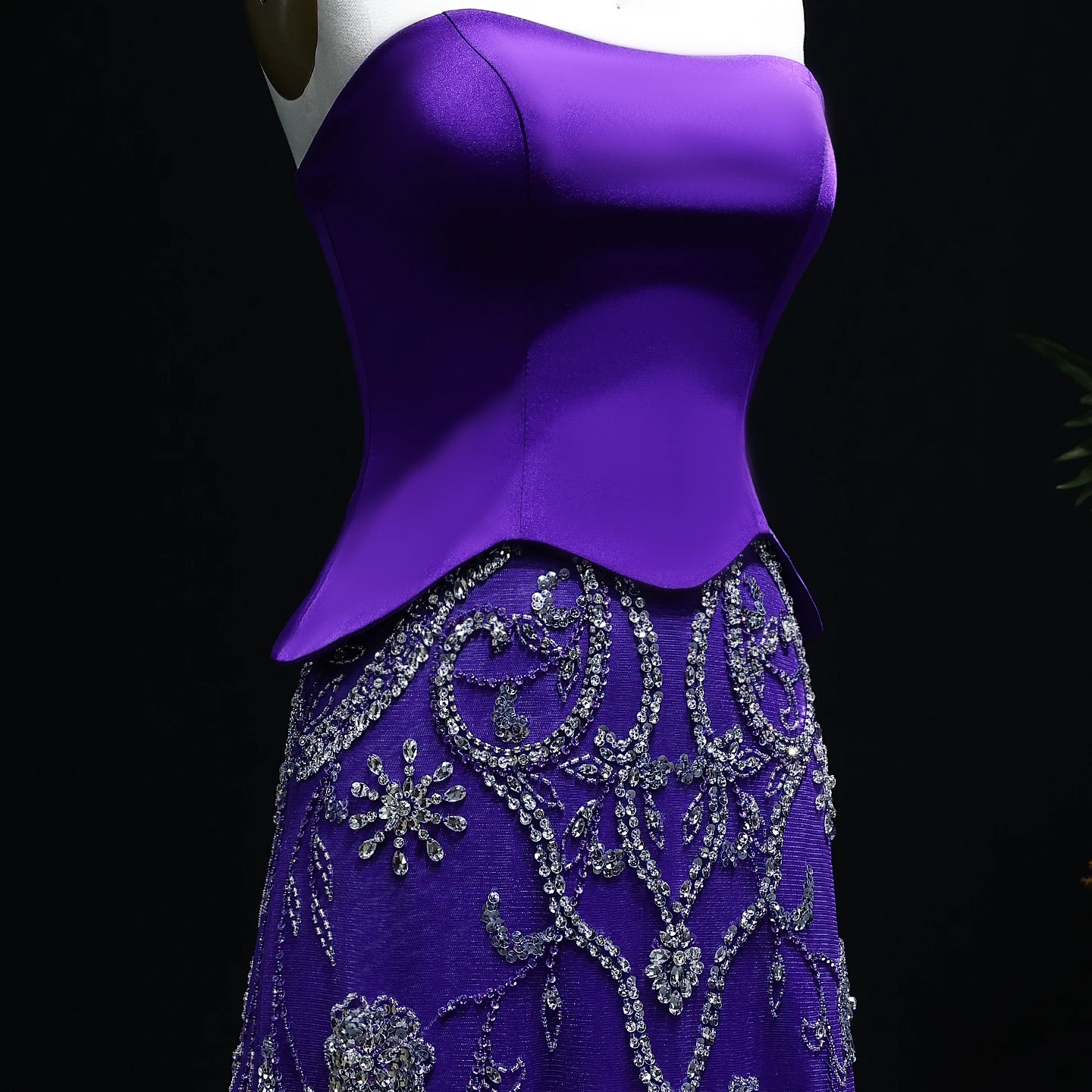 カスタムメイドの高級ノースリーブイブニングドレス、エレガントなウェディングドレス、フォーマルで絶妙な高品質セクシーなプロムパーティードレス（女性用）